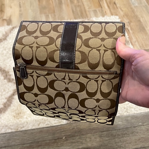 Coach Brown and Tan Signature Wallet - Picture 7 of 9